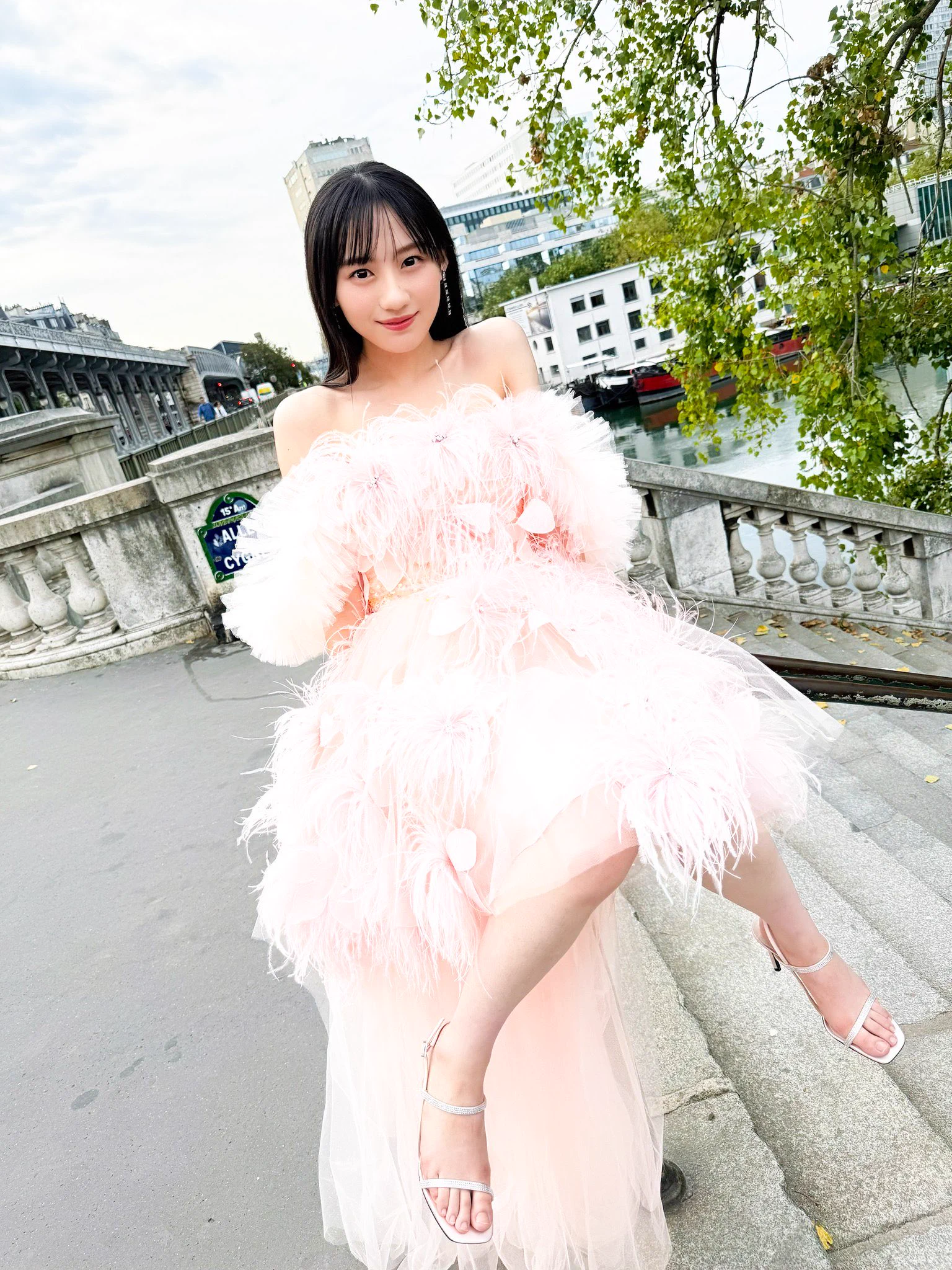 川崎麻児、【夜の底より】、希少な額装用画集より、新品額装付 乃木坂46川﨑桜 1st写真集『エチュード』【4月14日発売】【公式】 on X