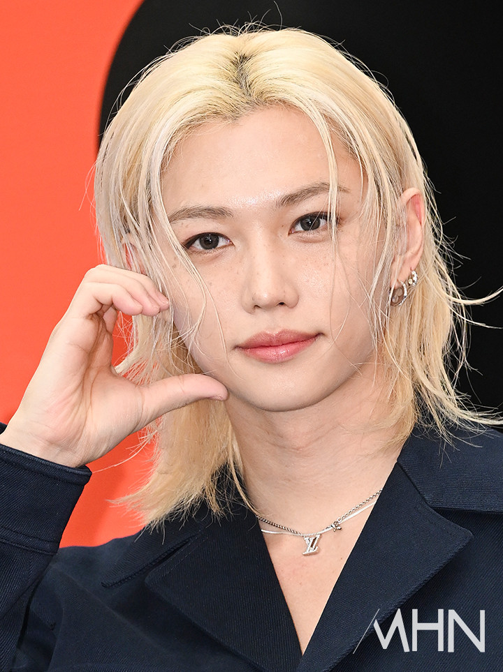 0915_sun_shine's tweet image. 월요병 치료해주는 의사 선생님. 이용복🐥  

#필릭스 #felix #해피즈 #happiz