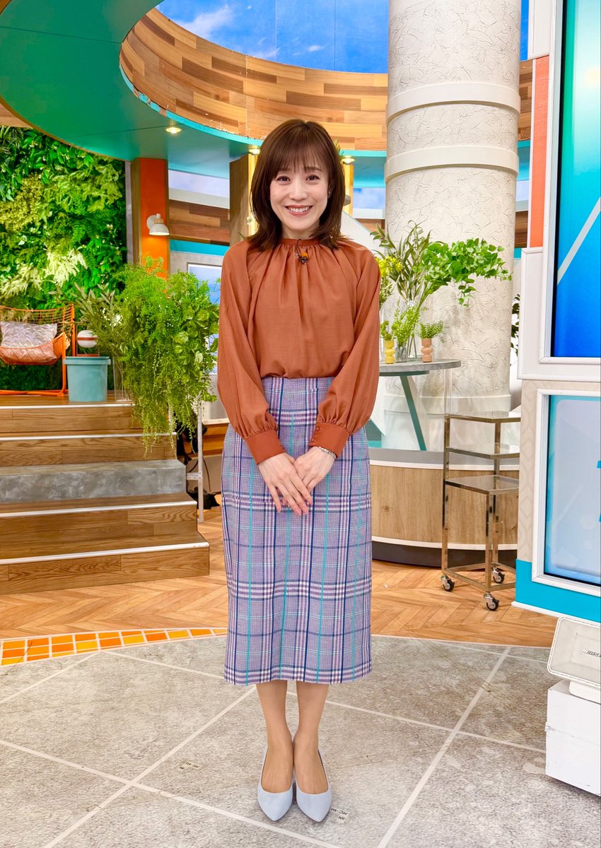 hiruobi_tbs's tweet image. \ 本日の #aicode はこちら🎶/ 

スカートとパンプスに水色を取り入れた
爽やかなコーデ🐬🤍

本日もひるおびをご覧いただき
ありがとうございました☺️
明日もぜひご覧ください🎶

#TBS  #ひるおび 
#江藤愛 #アナウンサーコーデ