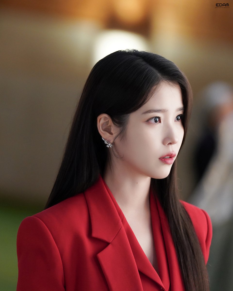 [📬]

봄이구나 <21세기 대군부인> 왔구나
Spring’s here, <Perfect Crown>’s here

🔗 blog.naver.com/edament/224250…

#아이유 #IU
#21세기대군부인 #PerfectCrown