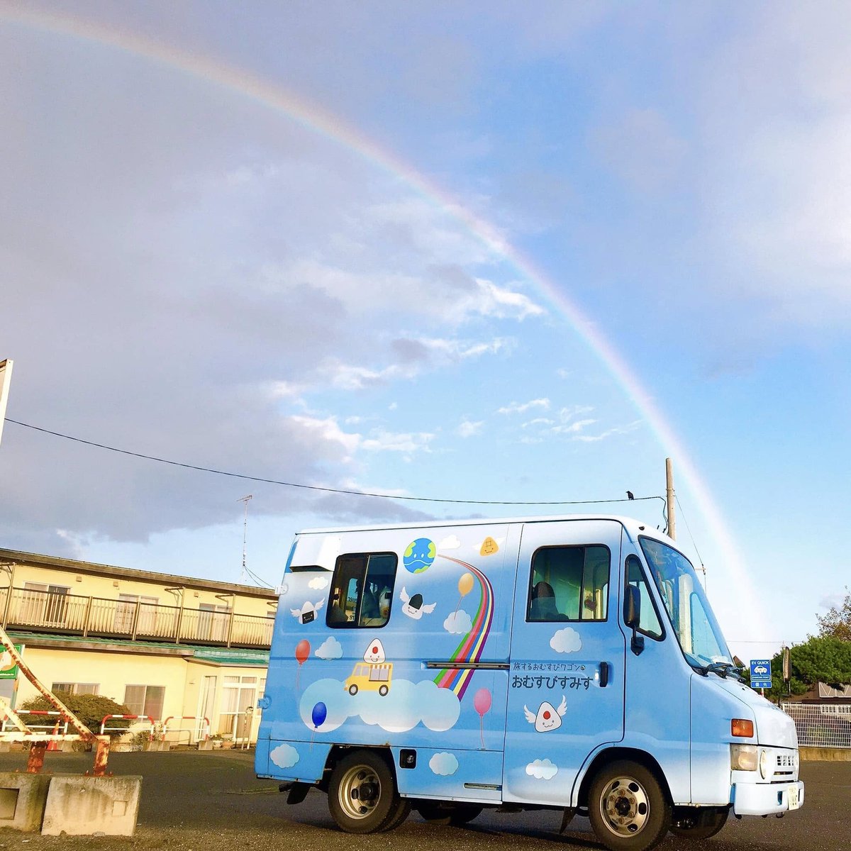 おむすびすとすみす【公式】 tweet media