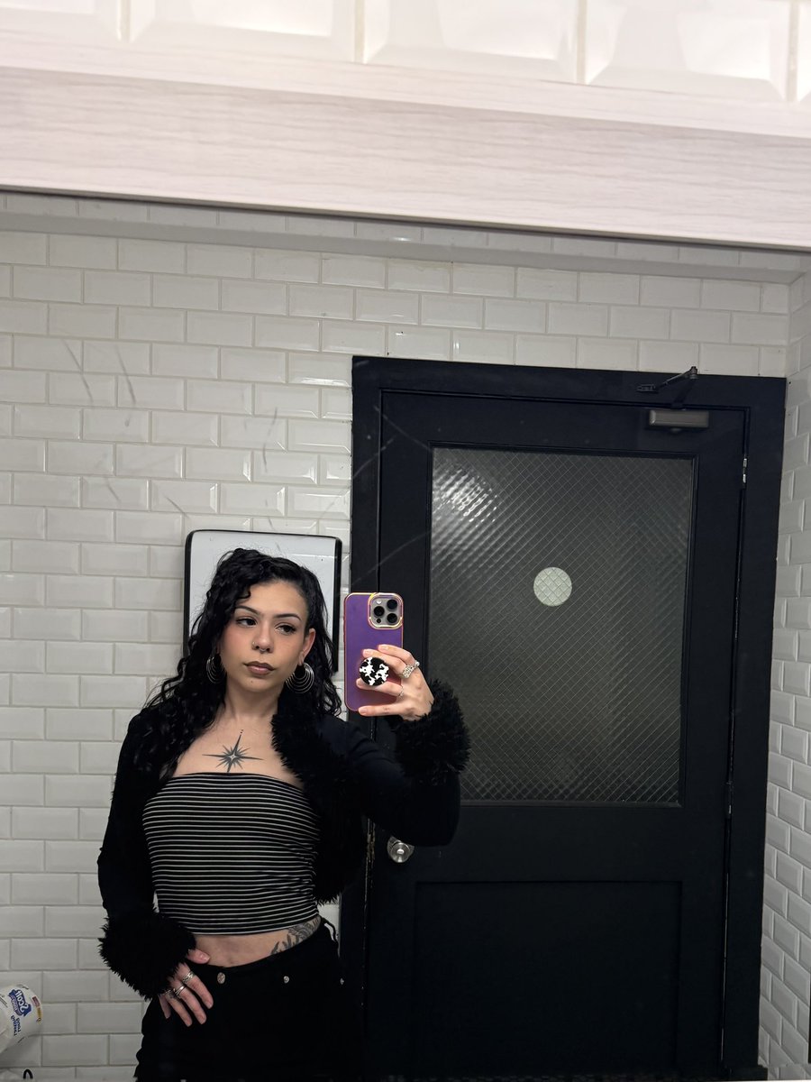 Hot Honey tweet media