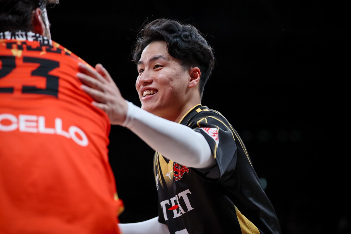 JTEKTSTINGS's tweet image. 📸PHOTO GALLERY📸

📅4/12(日)13:35～
🆚 #ウルフドッグス名古屋
🚩エントリオ

#藤中謙也 選手
#出水充希 選手
#荒木琢真 選手
 
CHECK MORE👀
jtekt-stings.jp/match/020403/
 
#ジェイテクトSTINGS愛知
#大同生命SVリーグ