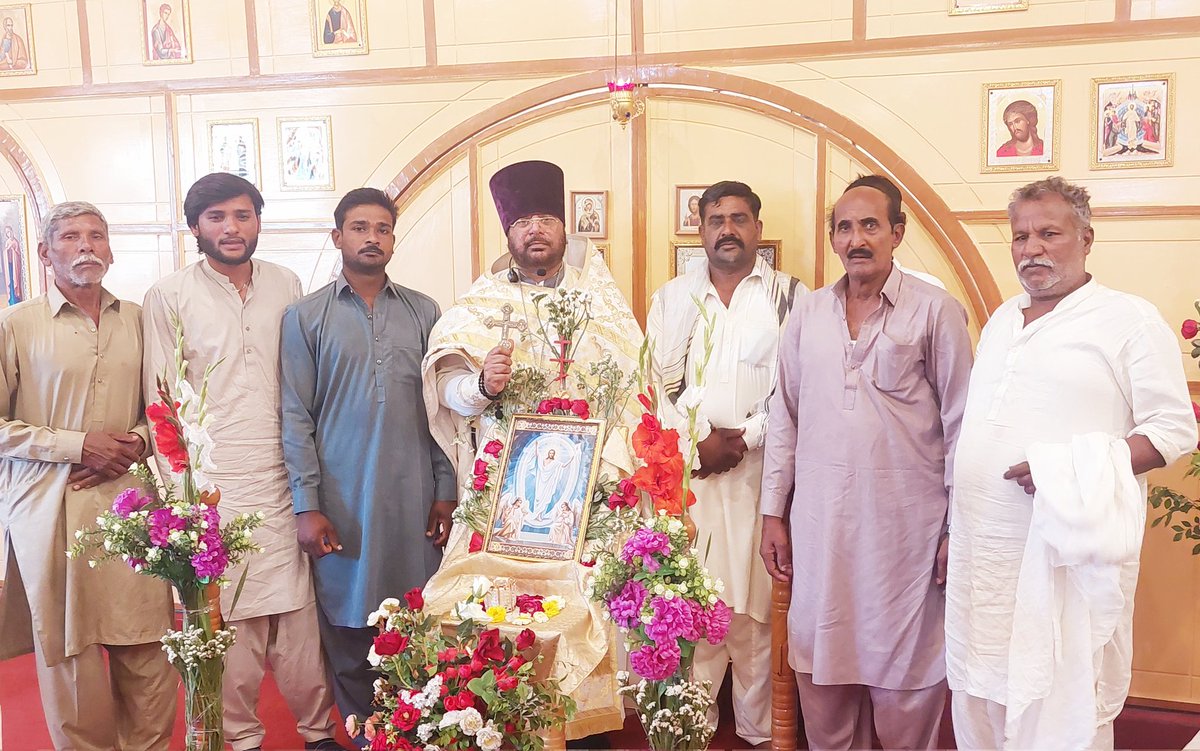 rocorpk's tweet image. Joy of the Congregation on Feast of the Resurrection of Christ. 
Христос Воскресе! 
ΧΡΙΣΤΟΣ ΑΝΕΣΤΗ! 
Hristos a inviat!
Christ is Risen! 
SUNDAY APRIL 12,2026
Holy Orthodoxy in Pakistan