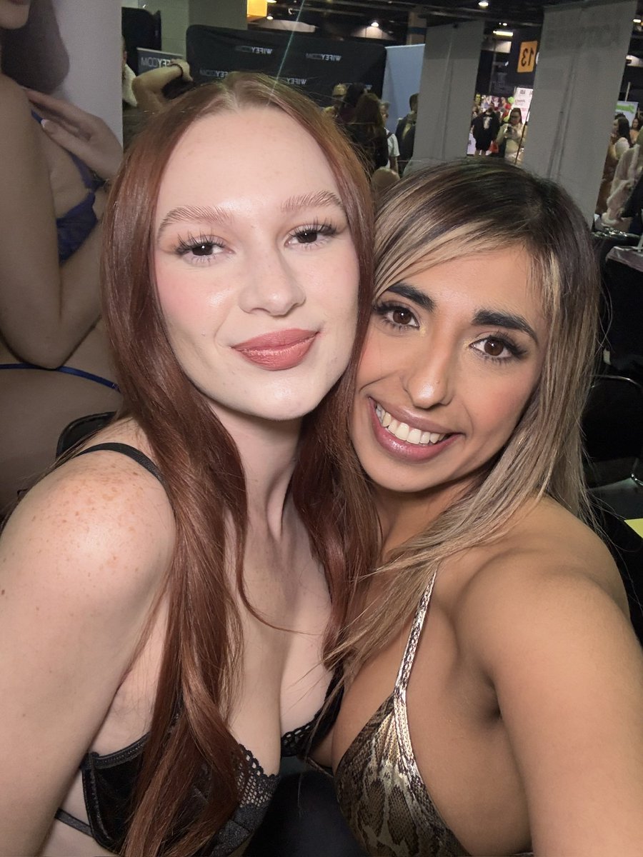 LunaColombiana🇨🇴 tweet media