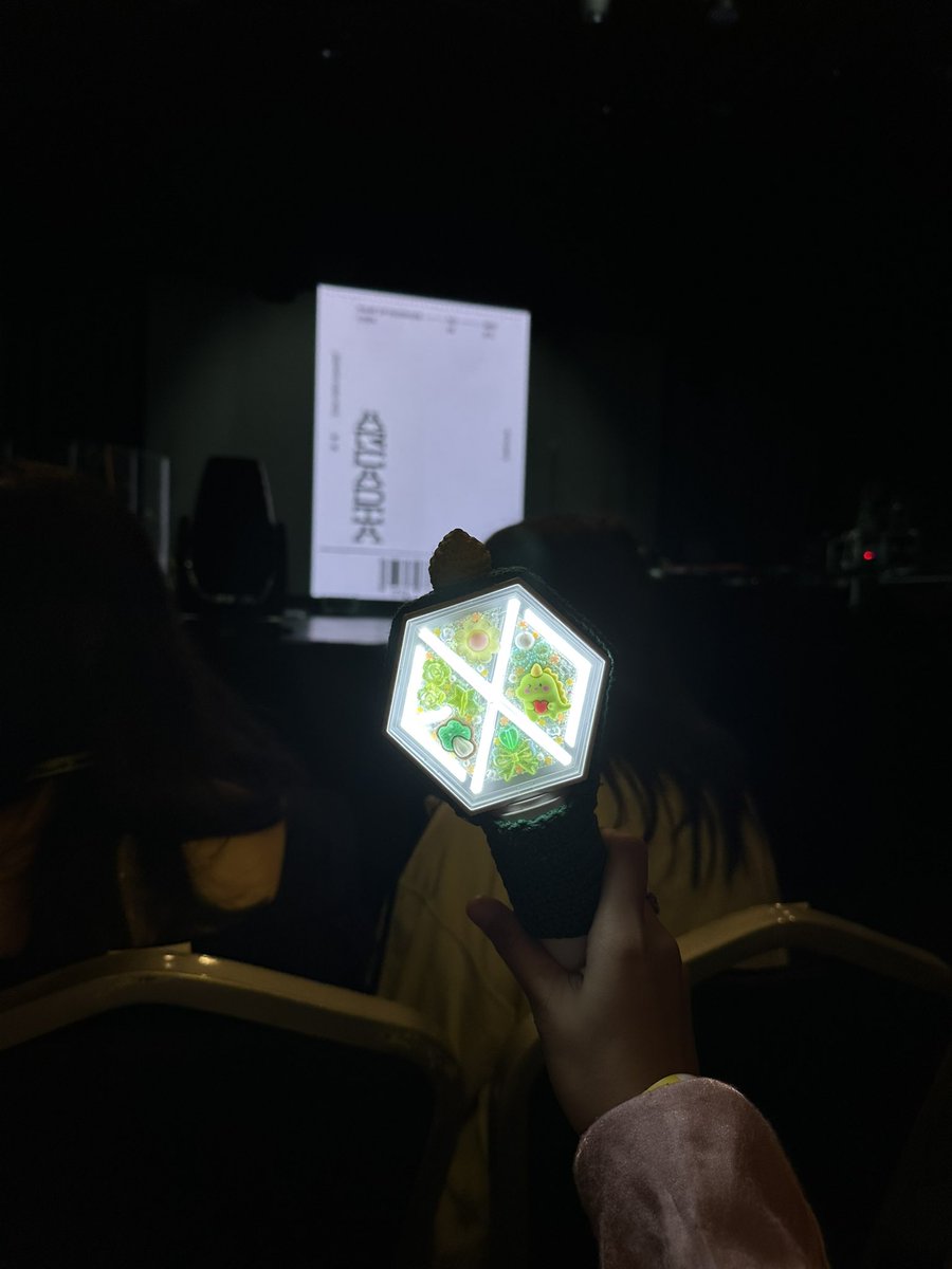 chen_indonesia's tweet photo. Thank you to all fans, especially Indonesian fans who have supported the last stop of the Arcadia concert tour 💛

See you at the next Chen event ⭐️

#ArcadiaSINGAPORE
#ArcadiaGardenCity
#CHEN_ArcadiaTour https://t.co/lEkrtKoEpb