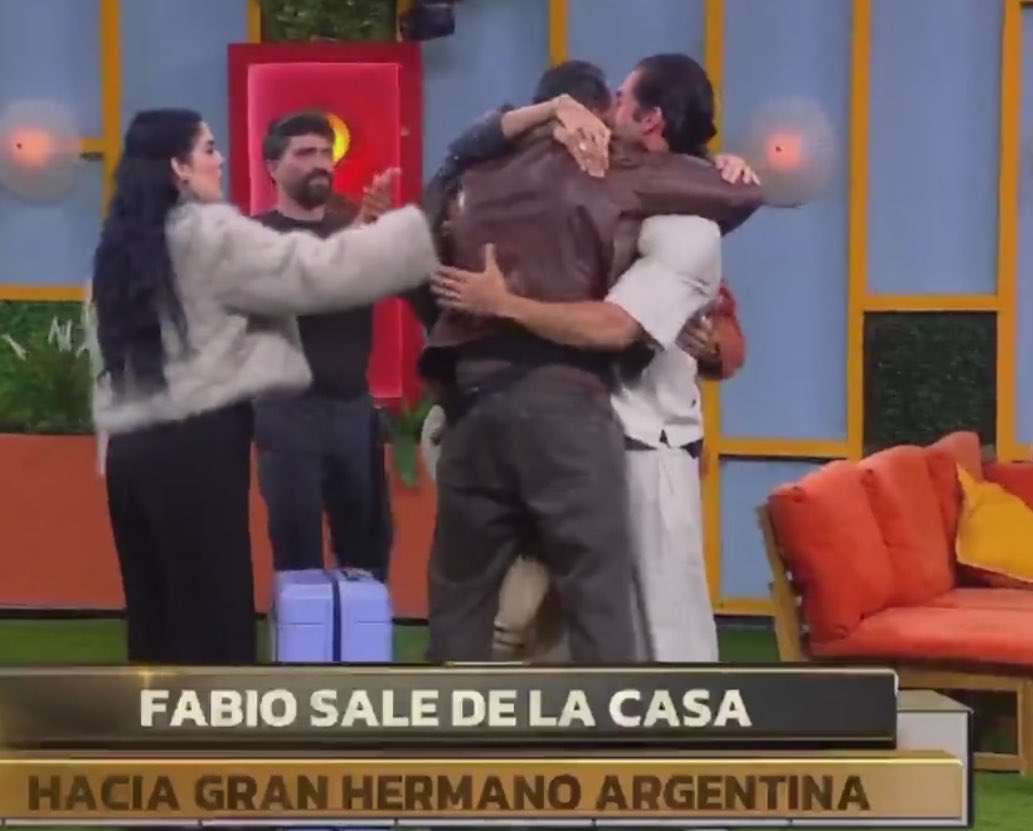 SalenMe24843's tweet image. #Shiky versión XXL actualizando el meme 

"No somos perros cari" 🤣

#LCDLF6 #LCDLFMX3