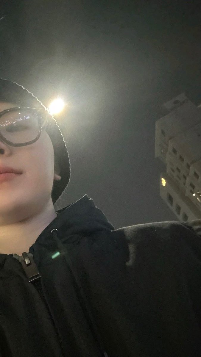 J1hoon_pro's tweet photo. Yendo por mi bro @wjeonnn https://t.co/rM9HbXMBZf