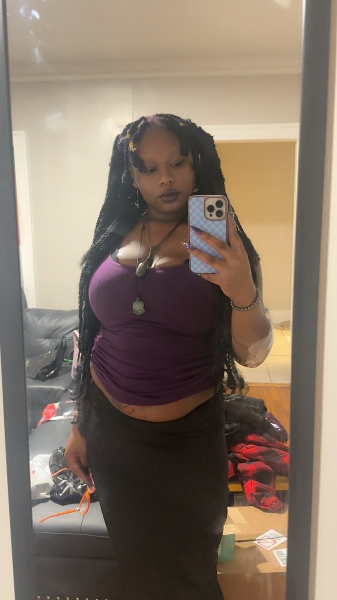 PrincessByeep's tweet photo. finally, back in my comfort look https://t.co/4oonY7MEGH