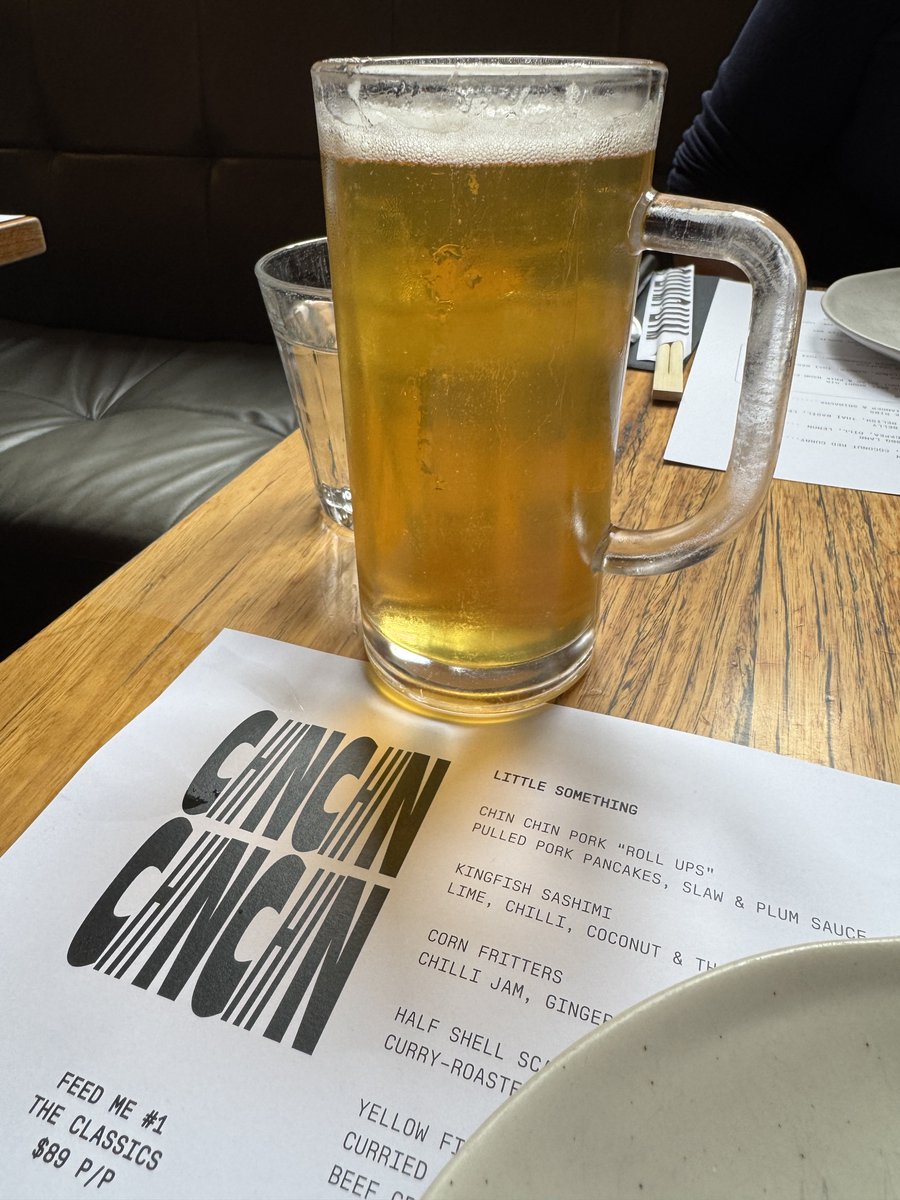 bkhawks70's tweet image. Lunchtime. #BeerMe