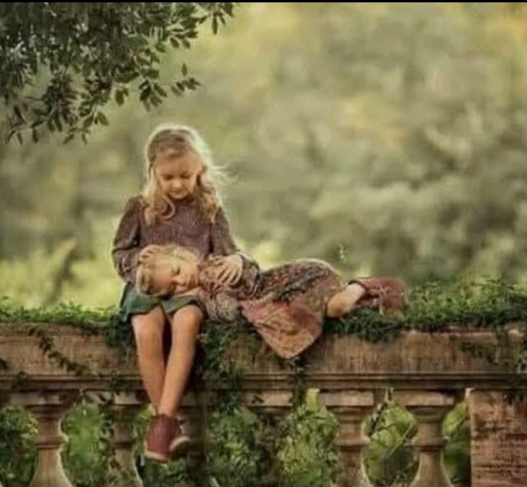 لن نستطيع أن نكون أقوياء دومًا
 لذا...
نحن بحاجة إلى من نشعر أمامه
بأن الضعف شكل آخر من الطمأنينة.
✍🏻