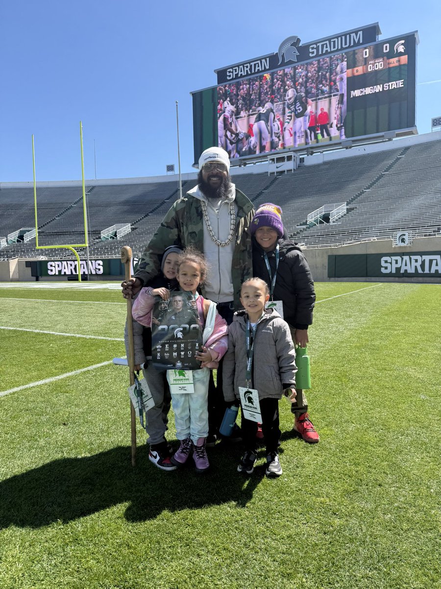 ToddJDuckett's tweet image. It’s a blessing to spend time in the Woodshed with my family. Spartan Stadium means so much to me. So many memories, so much growth. Seeing my kids play on that field makes me so happy! I’m proud to be a Michigan State Spartan! #SpartanDawg #Brotherhood #Legacy #GoGreen