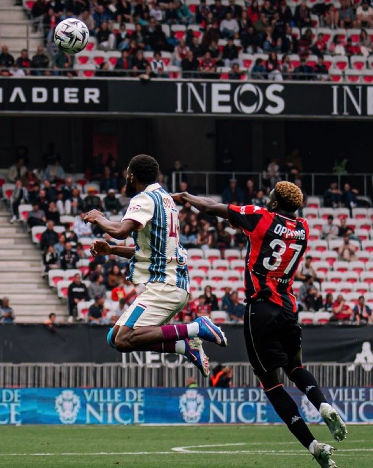 juanlp40's tweet image. #Ligue1 🇫🇷 #Fecha29 Res Finales: #Niza 1(Ali Abdi) - #LeHavre 1(Mbwana Ally Samatta),#Toulousse 0 - #Lille 4(Thomas Meunier, Romain Perraud, Matías Fernández, Olivier Giroud -p-),#Lyon 2(Roman Yaremchuk, Corentin Tolisso) - #Lorient 0