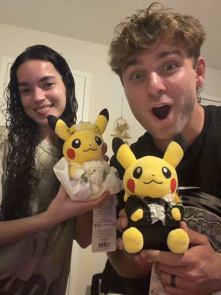 TonyTMPokemon1's tweet image. OMG !!! OMG !!! OMG !!!
GIANT SHOUTOUT TO JS12 aka the LEGEND JS!!! He got both Adri and I one of the best gifts ever for the wedding! These Pikachu’s will be making appearance on the big day for sure! Thank you so much! HOW CUTE!!!

#PokemonGO #Pokemon #Plushies #Pikachu