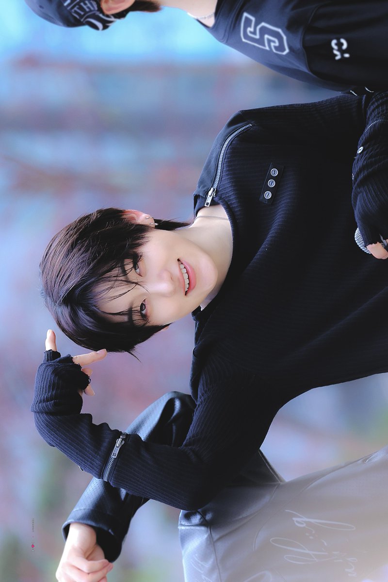 ⌁ ｝- ❥ - ＞ tweet media