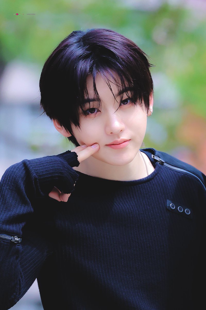 ⌁ ｝- ❥ - ＞ tweet media