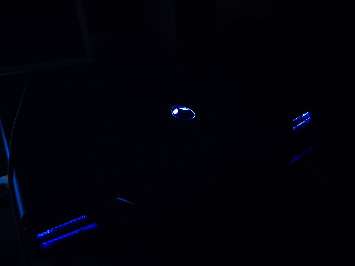 16 años después esta Alienware m17 sigue siendo hermosa .