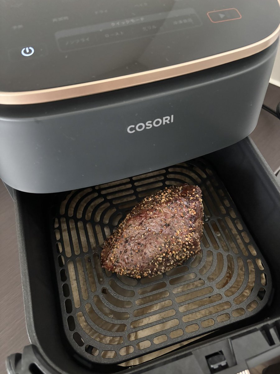 sofusyschika's tweet photo. 最近購入した
COSORI TurboBlaze 6.0L ノンフライヤー
使い始めて間もないですが、すごく良いです！ローストビーフも簡単にできちゃいます！油も落ちて、カロリーゼロ？笑 https://t.co/XKEQrMSGpX