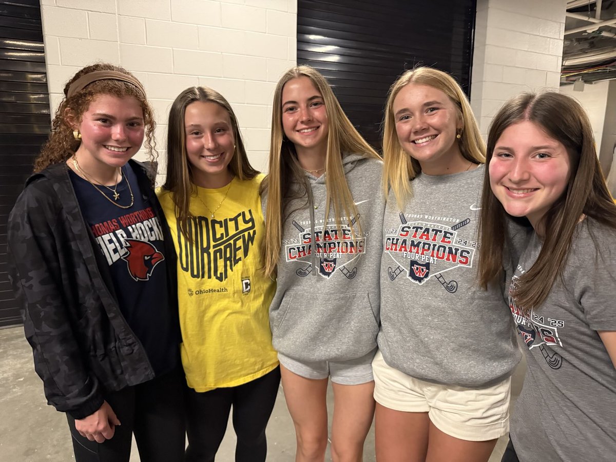 CoachSimo10's tweet photo. The ⁦@TWFieldHockey⁩ 2025 State Championship Tour 🥇 has officially ended after tonight’s halftime recognition at the @ColumbusCrew ⚽️ game! A beautiful night hanging out with the team and watching a great game of soccer! 🖤💛 ⁦ https://t.co/UARLRNs1Zs