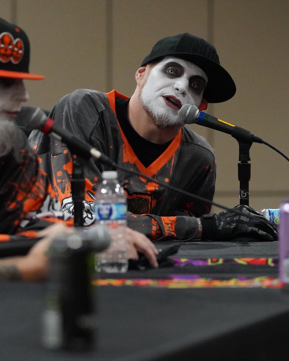 Astronomicon tweet media