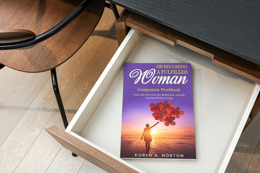 my_bookbees's tweet image. #SelfLove #Confidence Life feels different when you live with purpose. This inspiring companion workbook encourages women to pause, reflect, and take meaningful steps toward a more balanced, confident, and fulfilling future. #korennorton Buy Now : a.co/d/07H6JJP7