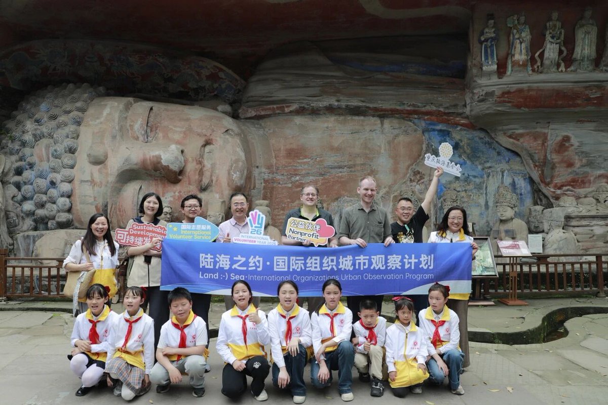 ChongqingDazu's tweet photo. 🌏International Guests Discover #Dazu: Where Ancient Stone Meets Modern Vitality
A recent "Land-Sea· International Organization Urban Observation Program" tour brought global visitors to Dazu for an immersive journey through #culture, countryside, and community.
🏛️At Baoding Mountain – The #UNESCO-listed Dazu Rock Carvings left guests in awe.  Young student docents from Baoding Experimental Primary School, who passionately shared the history and artistry of the thousand years statues with confidence and charm. ✨ #China #Chongqing #travel