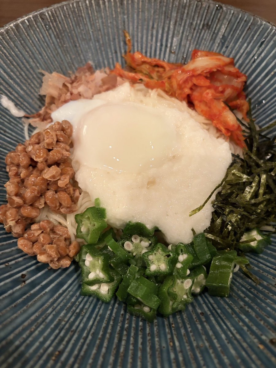 shoya_aihonten's tweet image. 4/13、こんにちは。

愛本店の翔也チャンネル、第361弾。

公開中です。

皆、見てね。

写真はダイエット中の食事です。

マルゲリータがトレンド入りしてる。
食べたい。

#愛本店の翔也チャンネル
#YouTuber

新卒が半年で20分の5しか残らなかった話 #shorts youtube.com/shorts/nbpOpbU… @YouTubeより