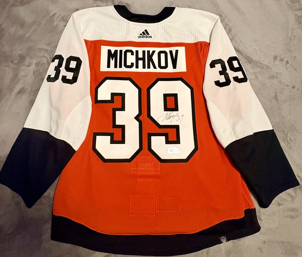 FlyRyFly tweet media