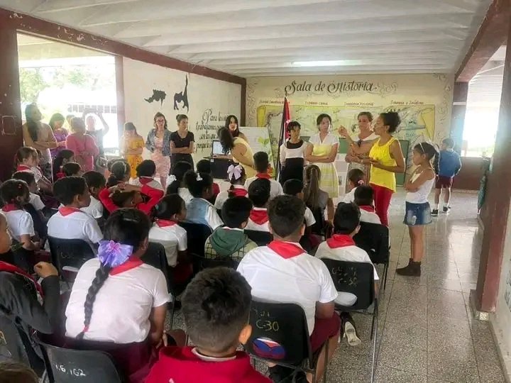 📢 Ocupados anduvieron por estos dias los estudiantes de Derecho de la #ProvinciaGranma. 

En su Tarea de Impacto junto a la <a href="/Fpgranma/">Fiscalía Provincial de Granma</a> compartieron con niños y jóvenes de diferentes enseñanzas contenidos del Código de la Niñez, las Adolescencias y Juventudes ⚖️ 

Que grandes 🌟💪