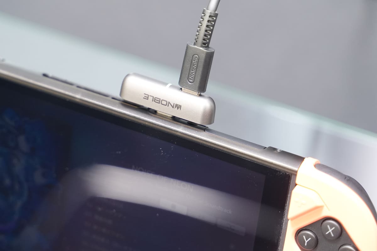 aiuto_audio's tweet image. 4/18（土）発売、NOBLE『Sceptre』

USB-Cの給電用端子も備えているので、スマホやSwitch 2のUSB-C端子にSceptreを接続した状態で、スマホやSwitch 2を充電することもできます⚡️🤳

詳細👉aiuto-jp.co.jp/products/produ…

※画像：AV Watch/元記事👉av.watch.impress.co.jp/docs/news/2094…

#NobleAudio #iPhone #Switch2