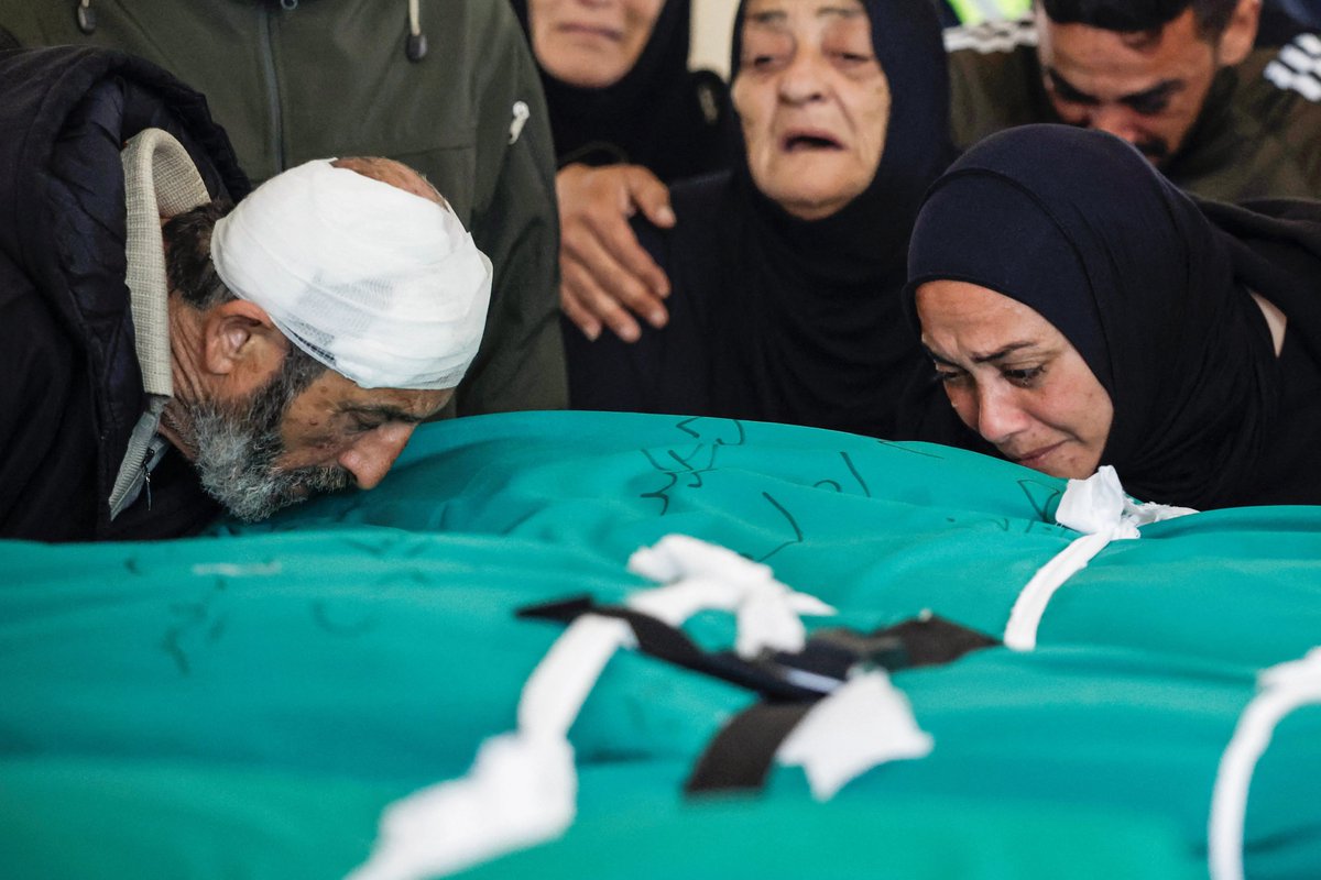 AJEnglish's tweet photo. Israeli strikes kill infant girl in southern Lebanon.

🔴LIVE updates: https://t.co/bh8D44RiIh https://t.co/LIxx7xLgrP