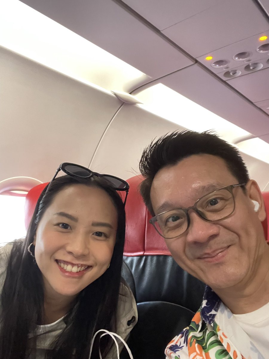 สวัสดีปีใหม่ไทยครับ  🙏🏻✨
วันนี้ไปร่วมงานรดน้ำดำหัวและสงกรานต์ที่อุดรธานีและขอนแก่นครับ