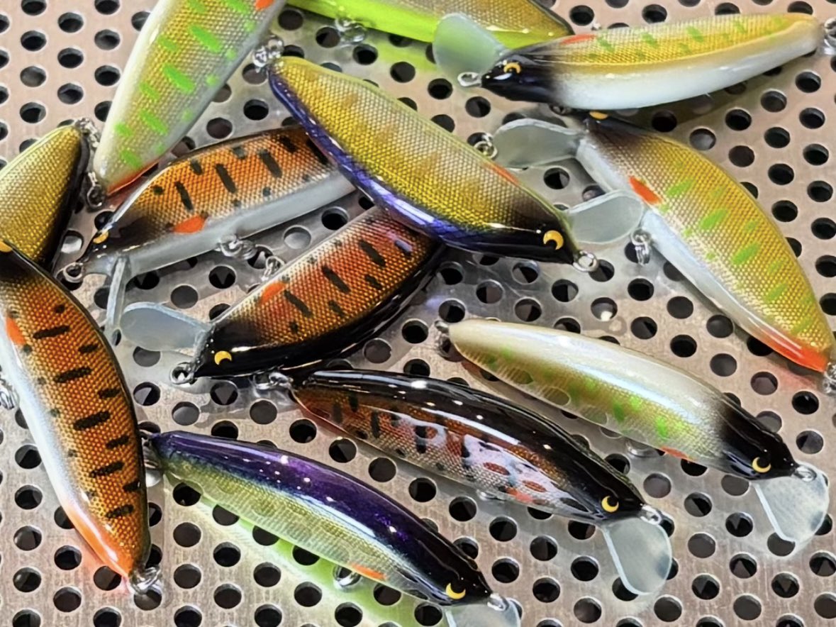 lastresort1997's tweet photo. 【LureWorks TATSUKICHI × LASTRESORT】
《Awayco40S》
[40mm][±3g][Sinking][税込価格¥3,630-]
2026NewColor‼︎
・濃い山女魚
・パープル/チャートGP
・白金トーン
入荷いたしました‼︎
#awayco40s
#lastresort
#lureworkstatsukichi https://t.co/066gLKjQRA