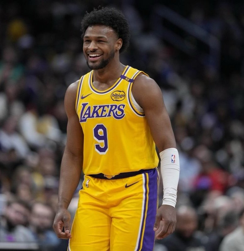 BronMuse tweet media