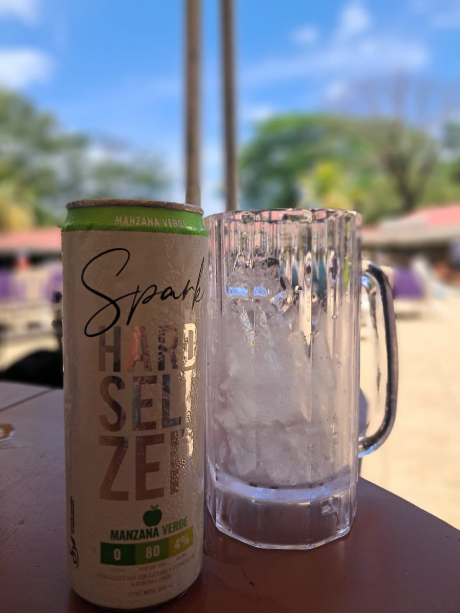 Dylan_AceroA's tweet image. Un oso en verano 💫 #osos #verano