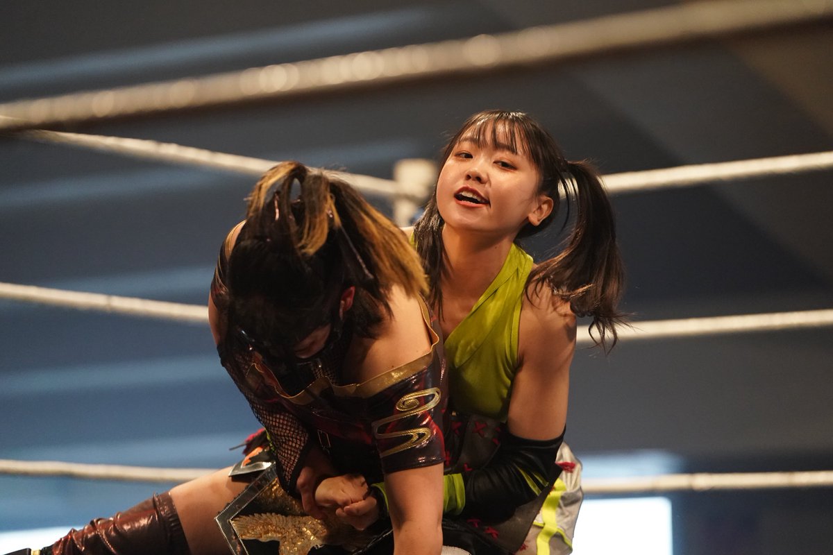 Dhandknee's tweet photo. 26.4.12 TJPW Vancouver Premiere, Day 2

@suzume_tjpw 🐝🐝🐝

#鈴芽 #tjpw #tjpwCanada https://t.co/m9CVDqf0cm