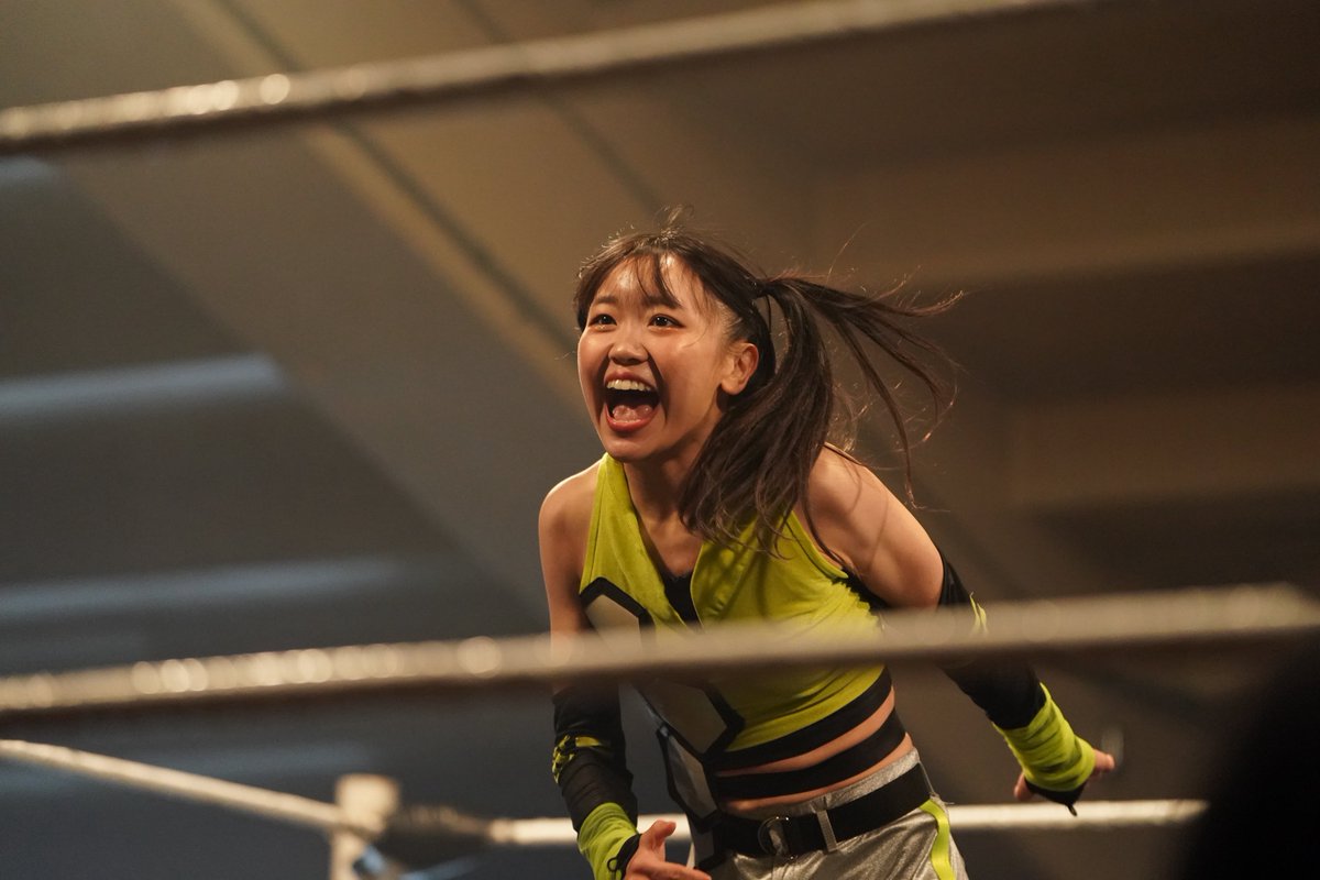 Dhandknee's tweet photo. 26.4.12 TJPW Vancouver Premiere, Day 2

@suzume_tjpw 🐝🐝🐝

#鈴芽 #tjpw #tjpwCanada https://t.co/m9CVDqf0cm