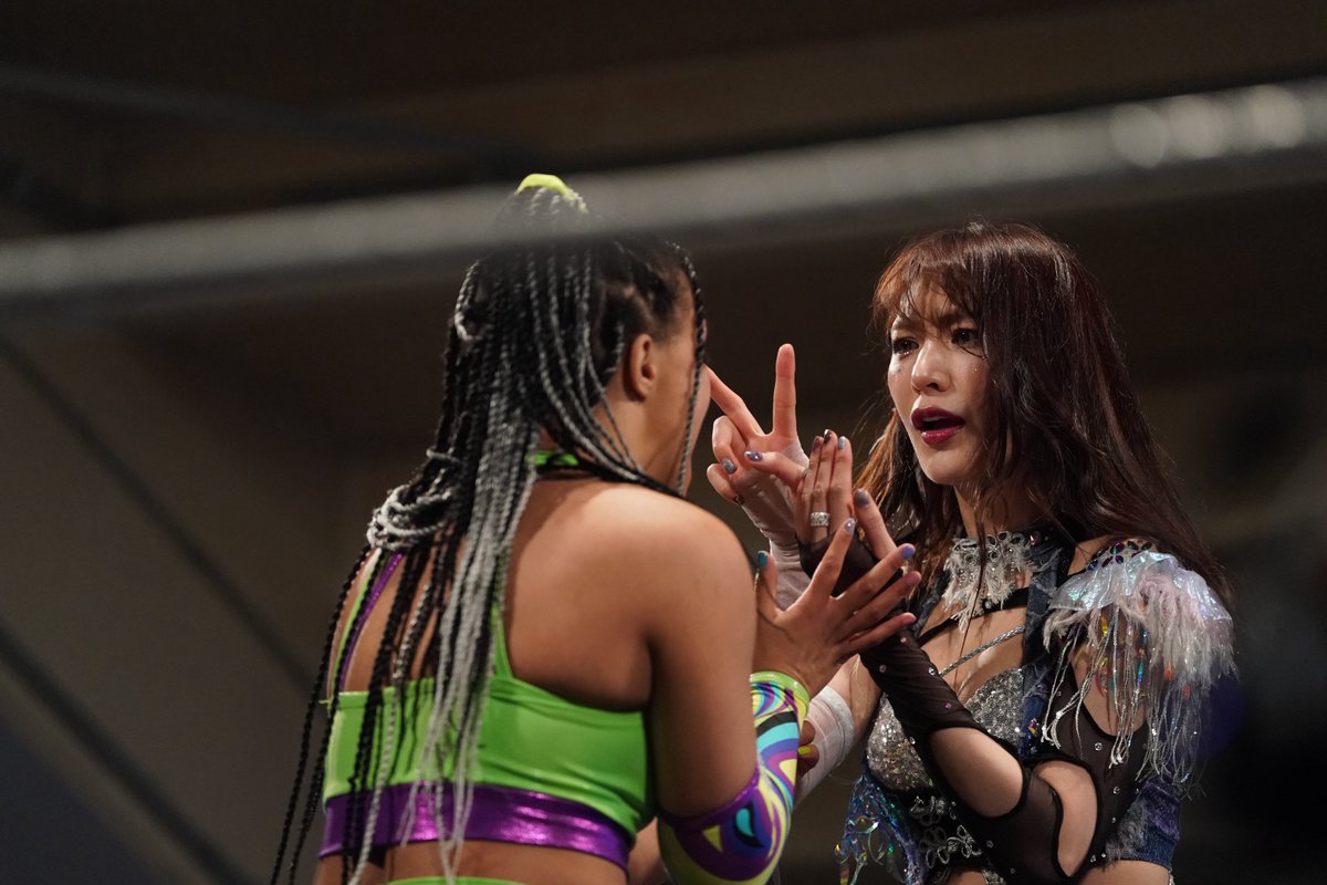 Dhandknee's tweet photo. 26.4.12 TJPW Vancouver Premiere, Day 2

@zacyuki’s nail broke...not 😂      👁️ 👁️ ✌️

#上福ゆき #tjpw #tjpwCanada https://t.co/heJnqvKV0V