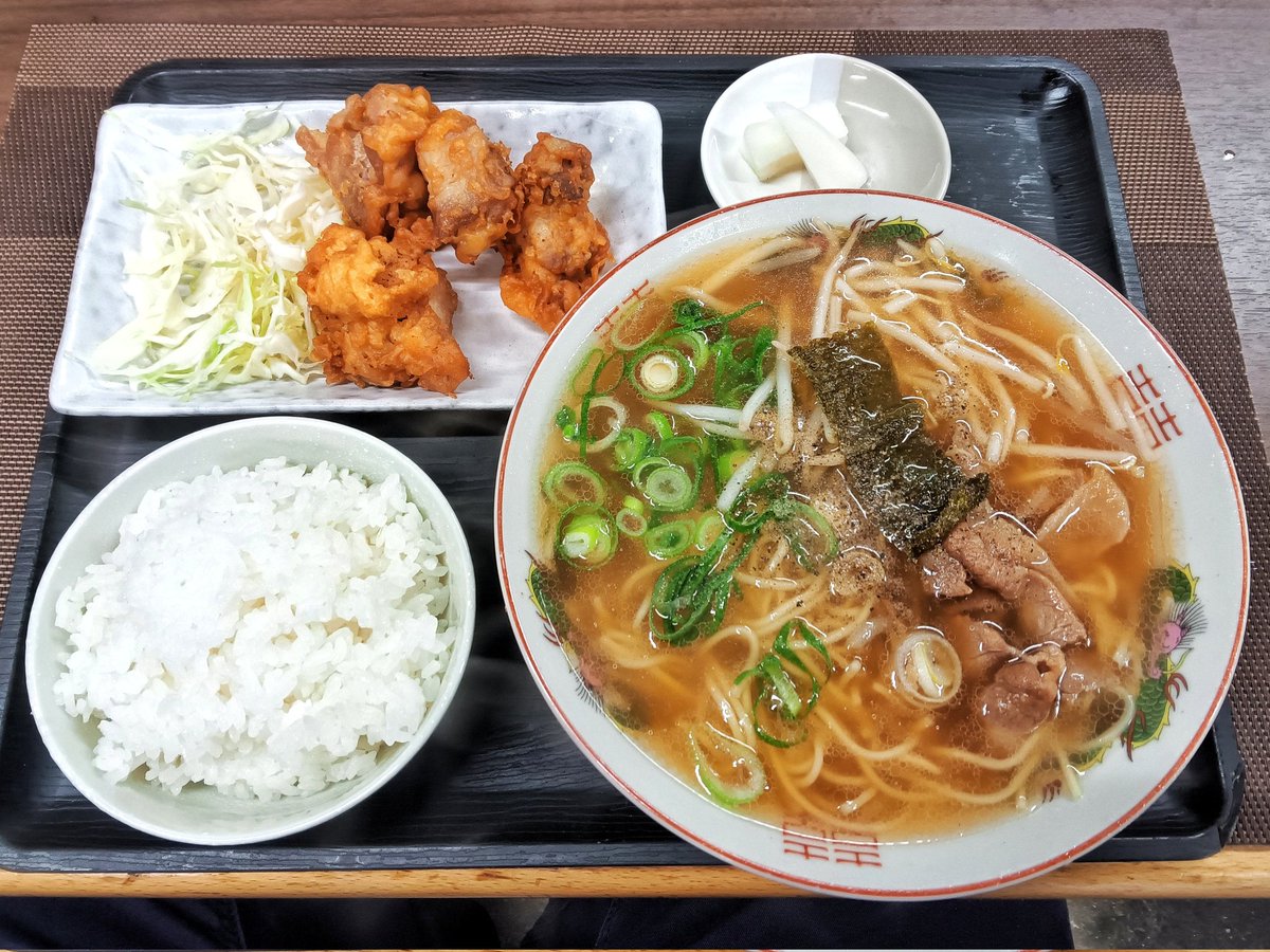 これ全部で800円！
相変わらずコスパ最強！
優しい味わいの中華そば😋
#里口食堂