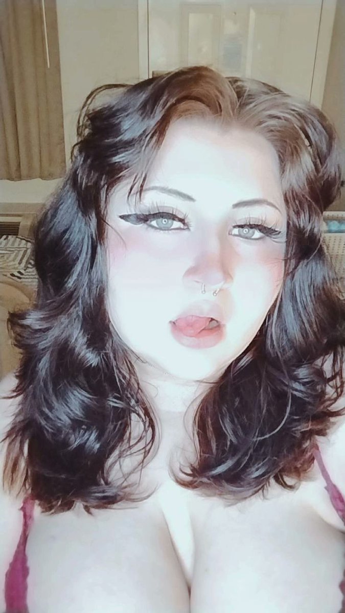 Clementine || 23 || MDNI tweet media