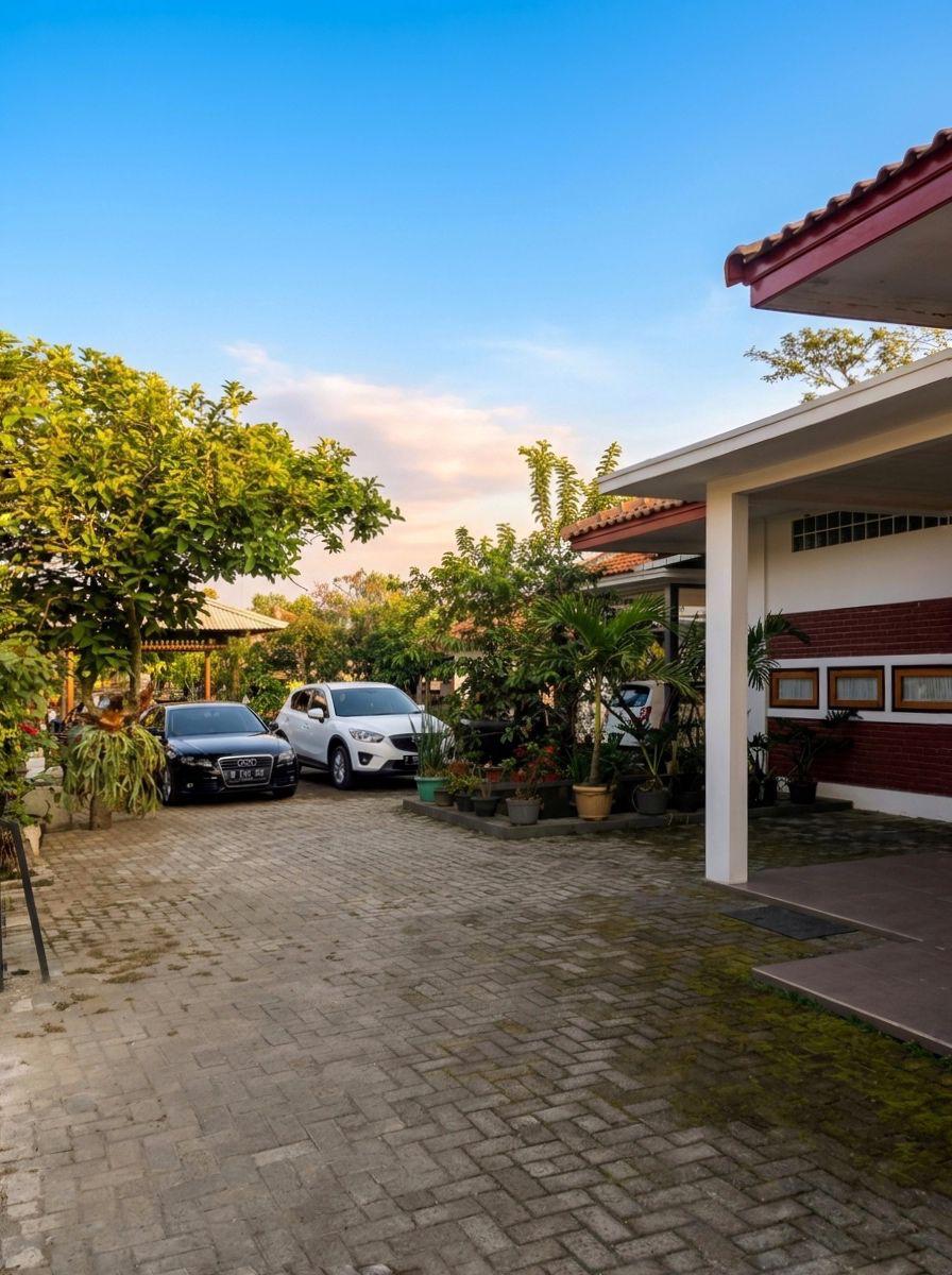 AdjieRealty's tweet photo. Rumah cocok untuk slow living dari hiruk pikuk perkotaan, harganya masih affordable. Akses lengkap dengan tol Soroja.

Luas Tanah 773 m²
Luas Bangunan 215 m²
Kamar Tidur 4
Kamar Mandi 4
Carport luas 
Kolam Ikan

IDR 1.2 M

📍Soreang Kabupaten Bandung https://t.co/spMwW9LOSD