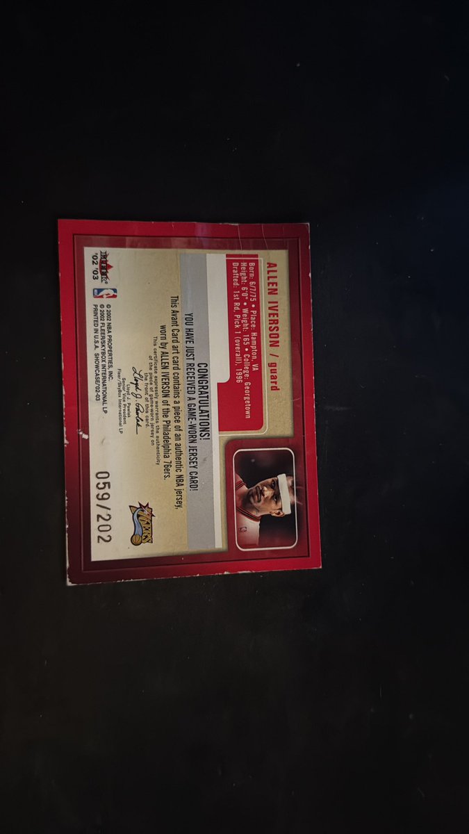 ZayGtdb's tweet photo. Any card gurus know the possible value on this right here, can’t find any other results with similar pictures, ik the condition is very beat up but still only 202 left, could I possibly have a gem?? https://t.co/C11pa3dQnj