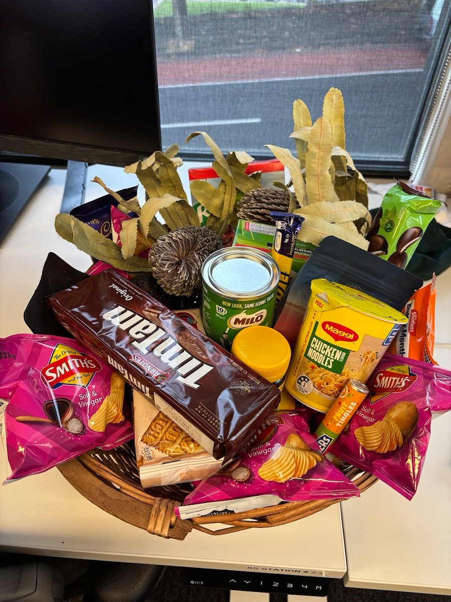 TomHums's tweet photo. An "Aussie Starter Kit" hamper... what am I missing? ... https://t.co/k1qJFR04TD