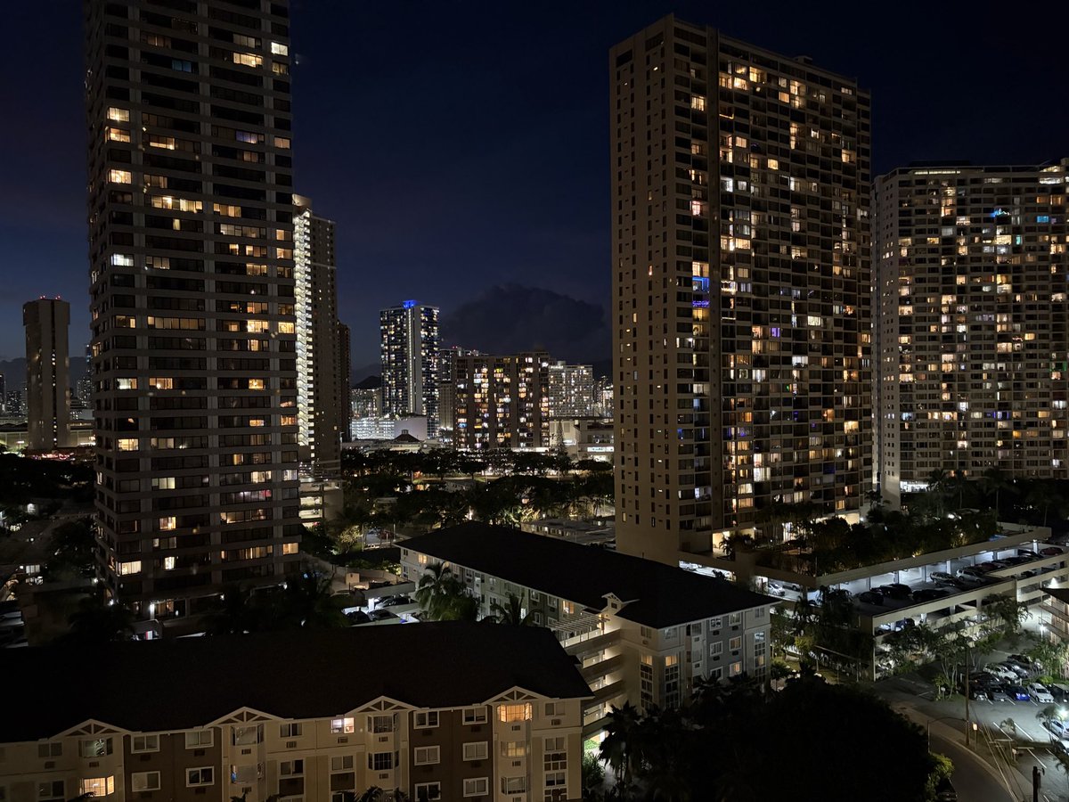 7N3TFI's tweet photo. 19年振りHawaiiに行きました。
現地でもスマホが使えて便利になりました。
ツアー費は安価でしたが現地物価はめちゃ高でした。 https://t.co/jvxK0VJrWL