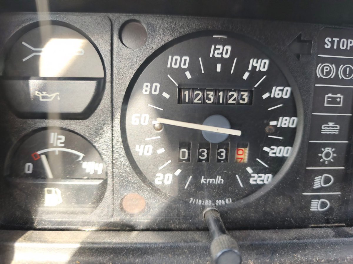 Nicolas ne pouvait plus payer, il est donc parti tweet media