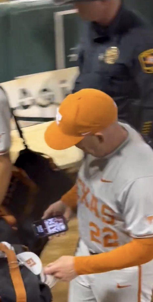 Calvin Applebottom II tweet media