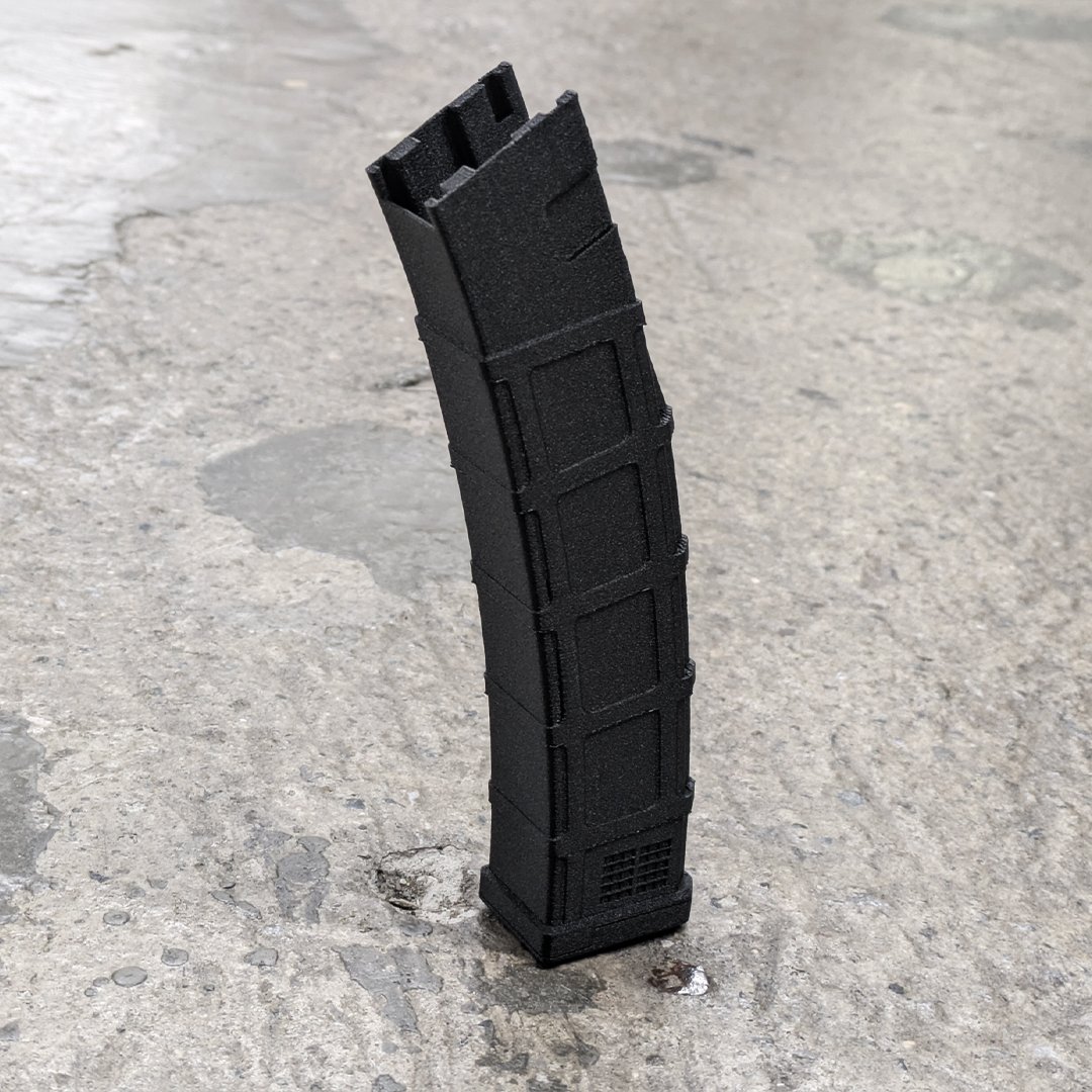 MAKOTOishiyama's tweet image. めっちゃ丈夫な素材を使って3Dプリンタで 次世代MP5のマガジンの外装パーツを作ってます！

MP5のマガジンを現代風にアップデートしますよ！

▼商品ページはコチラ the13lack.official.ec/items/136998091