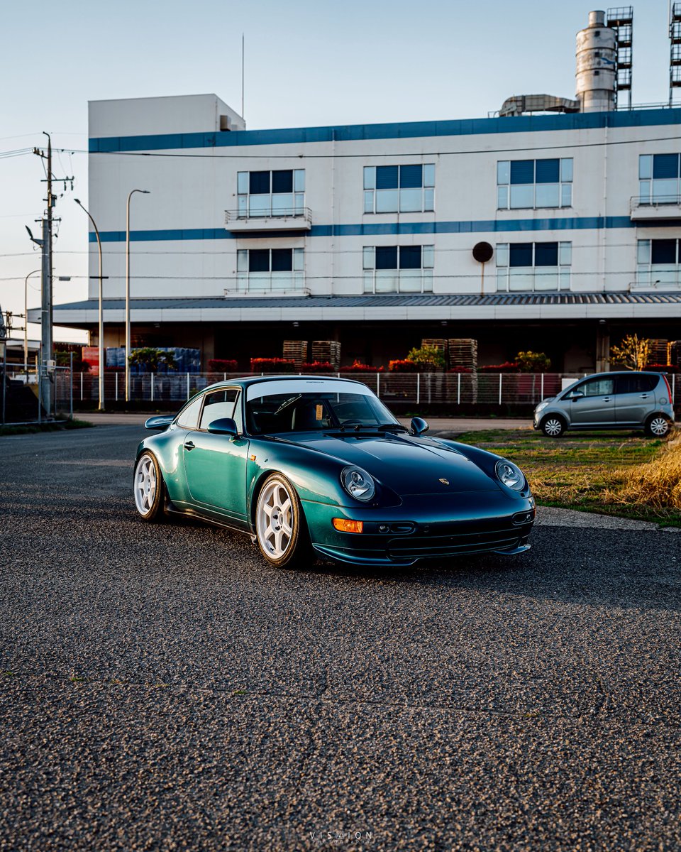 J 👁△ tweet media