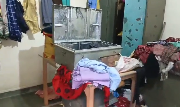 bstvlive's tweet image. रायबरेली : चोरों ने घर को बनाया निशाना

➡चोरों ने लाखों रुपये किये पार
➡भदोखर थाना इलाके का मामला

#Raebareli #Theft #Crime @raebarelipolice