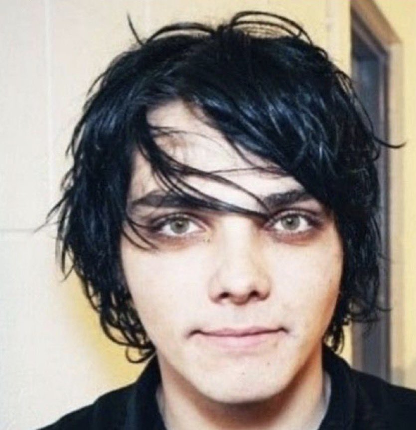 gerard way of shedtwt tweet media